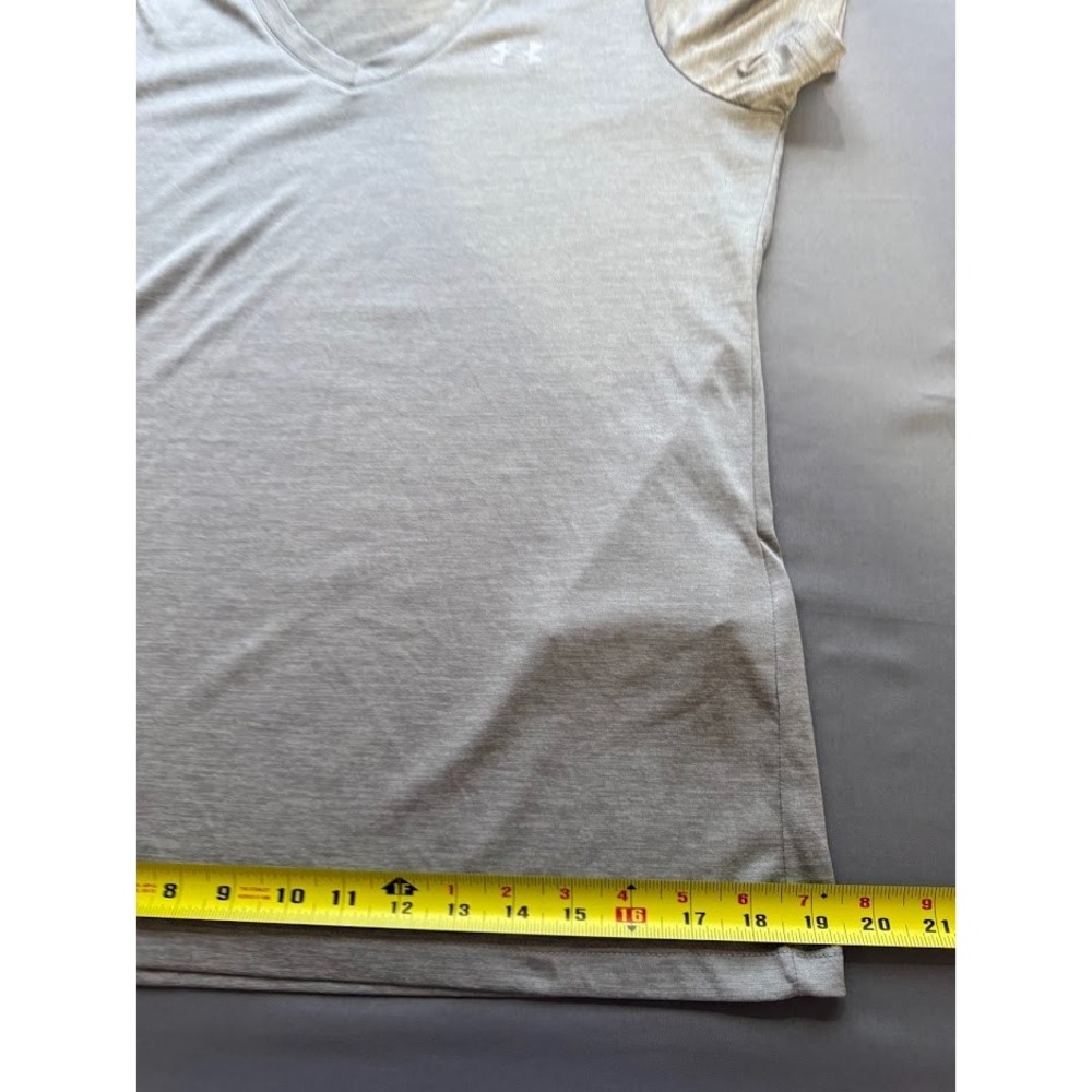 Under Armour T Shirt HeatGear Women‎ Medium Gray V Neck Loose Fit Short Sleeve - Picture 9 of 14